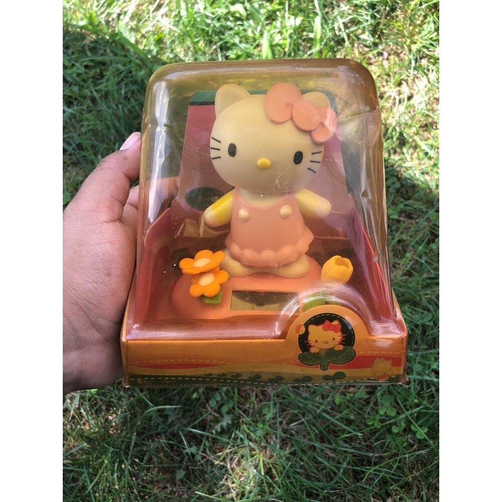Hello Kitty Solar Bubble Head